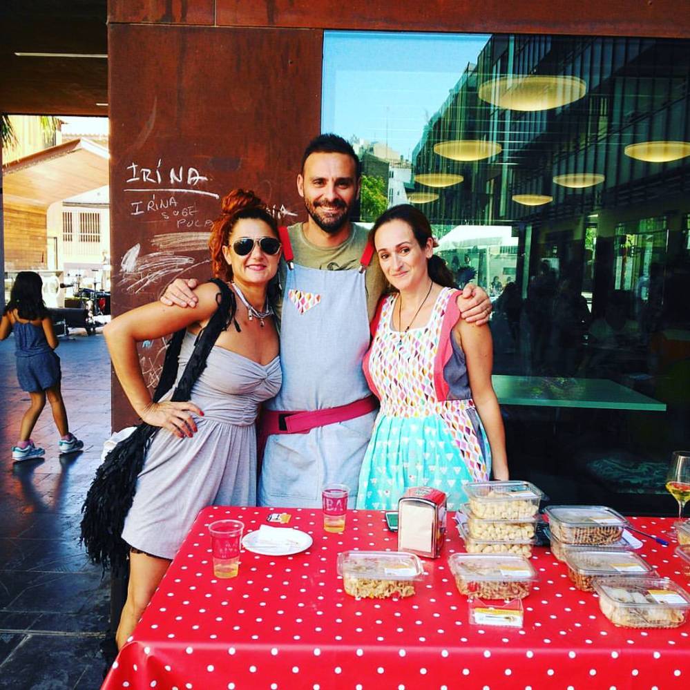 Con Rebeca y Manu, de Pasta Fresca Zecci, el domingo 11 en el Mercado de las Armas.